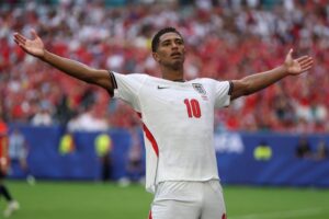 Bellingham Brace Sends England to Semis