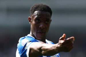 Chelsea Eye Welbeck Move In Alonso Rebuild