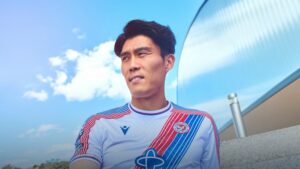 Palace Confirm Tomiyasu Signing on Free Transfer